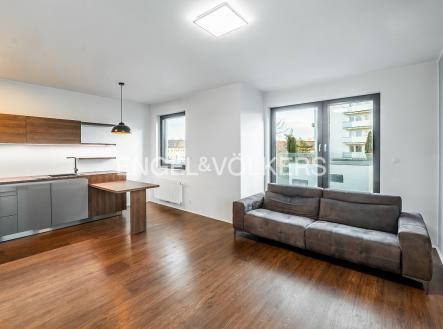 Pronájem bytu, 2+kk, 56 m²