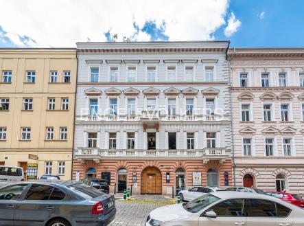 Pronájem kanceláře, 178 m²