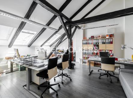 Pronájem kanceláře, 178 m²