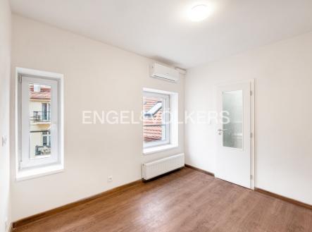Pronájem bytu, 2+kk, 74 m²