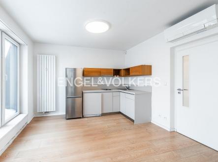 Pronájem bytu, 2+kk, 62 m²