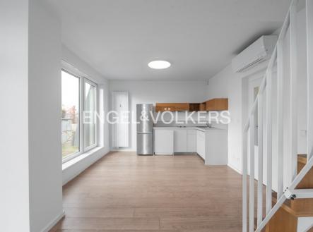 Pronájem bytu, 2+kk, 62 m²