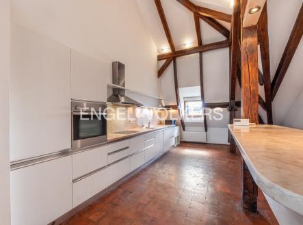 Pronájem bytu, 5+1, 304 m²