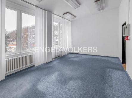 Pronájem kanceláře, 197 m²