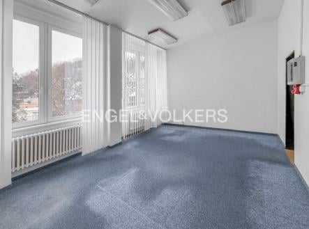 Pronájem kanceláře, 197 m²