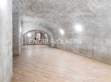 Pronájem komerčního objektu, jiný, 210 m²