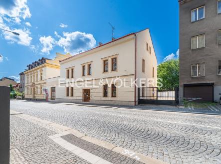 Prodej komerčního objektu, jiný, 873 m²