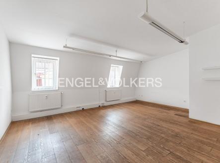 Pronájem kanceláře, 131 m²