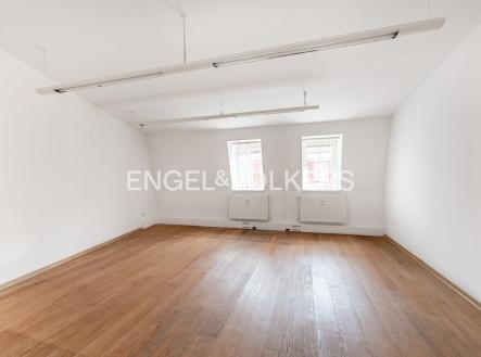 Pronájem kanceláře, 131 m²