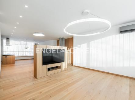 Pronájem bytu, 4+kk, 138 m²