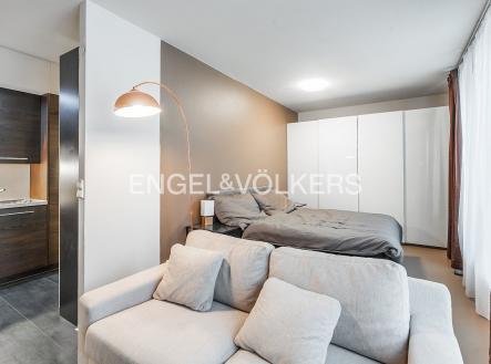 Pronájem bytu, 1+kk, 35 m²