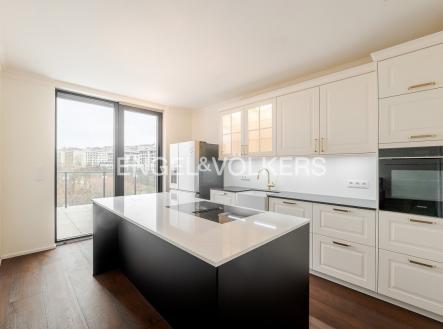 Pronájem bytu, 4+kk, 136 m²