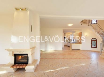 Pronájem domu/vily, 243 m²