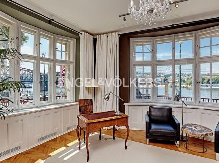 Pronájem bytu, 4+kk, 187 m²