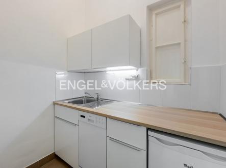 Pronájem kanceláře, 89 m²