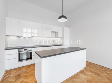 Pronájem bytu, 4+1, 140 m²