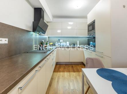 Pronájem bytu, 2+kk, 58 m²