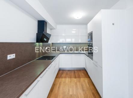 Pronájem bytu, 2+kk, 58 m²