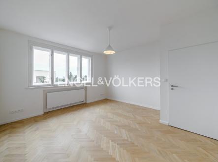 Pronájem domu/vily, 244 m²