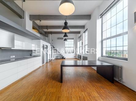 Pronájem bytu, atypický, 98 m²