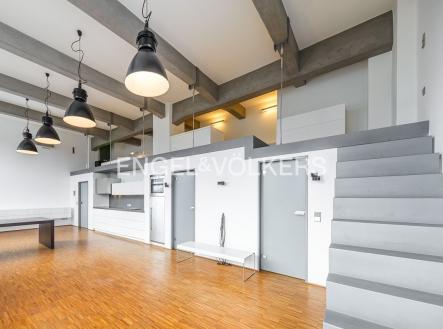 Pronájem bytu, atypický, 98 m²