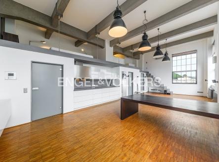 Pronájem bytu, atypický, 98 m²