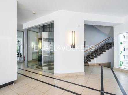 Pronájem kanceláře, 57 m²