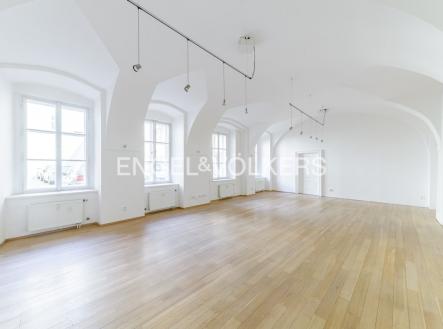 Pronájem kanceláře, 80 m²