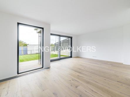 Pronájem domu/vily, 194 m²