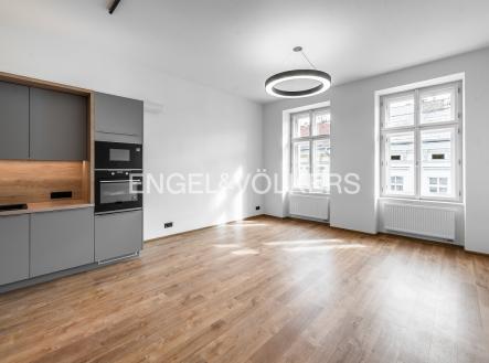 Pronájem bytu, 1+kk, 38 m²