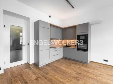 Pronájem bytu, 1+kk, 38 m²