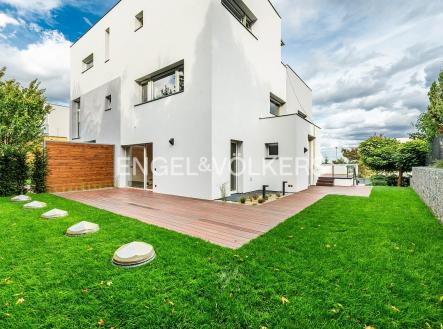 Pronájem domu/vily, 473 m²