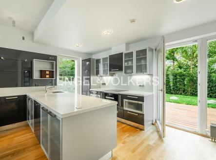 Pronájem domu/vily, 473 m²