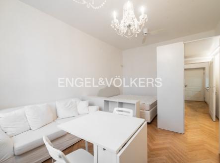 Pronájem bytu, 1+kk, 31 m²