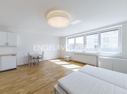 Pronájem bytu, 1+kk, 40 m²