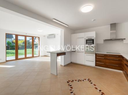 Pronájem domu/vily, 180 m²