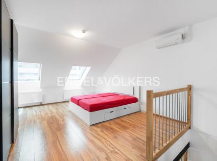 Pronájem bytu, 2+kk, 68 m²