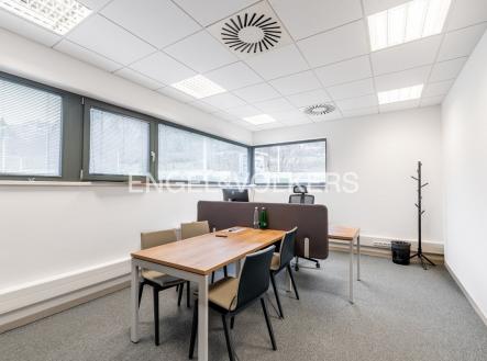 Pronájem kanceláře, 130 m²