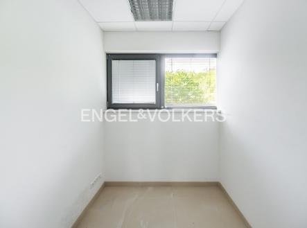 Pronájem kanceláře, 130 m²