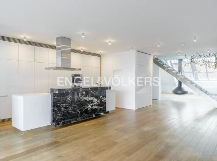 Pronájem bytu, 4+kk, 254 m²