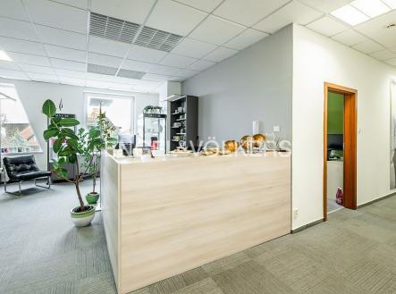 Pronájem obchodní prostor, 157 m²