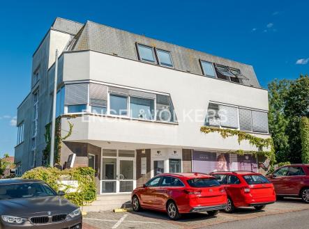 Pronájem obchodní prostor, 157 m²