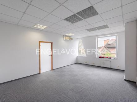Pronájem obchodní prostory, 157 m²