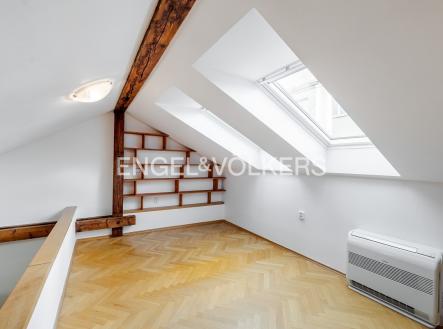 Pronájem bytu, 1+kk, 63 m²