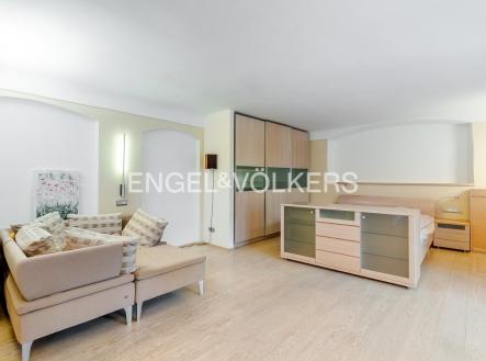 Pronájem bytu, 2+kk, 62 m²