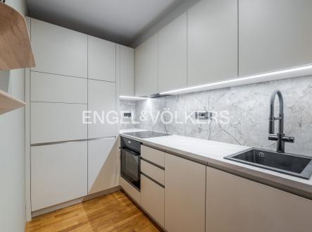 Pronájem bytu, 1+kk, 52 m²