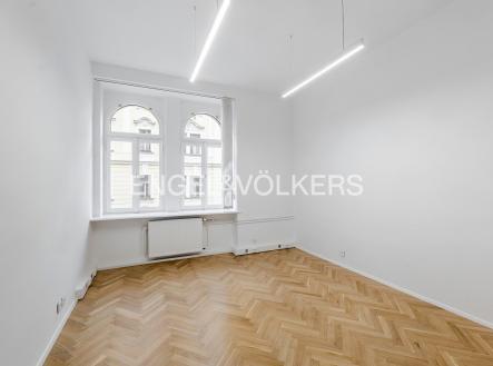 Pronájem kanceláře, 170 m²