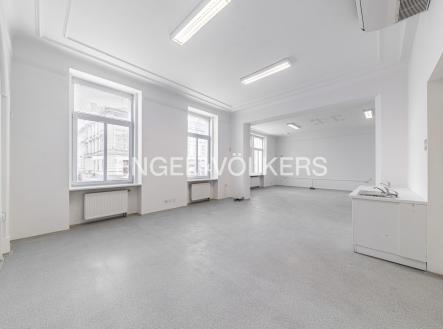 Pronájem komerčního objektu, jiný, 288 m²