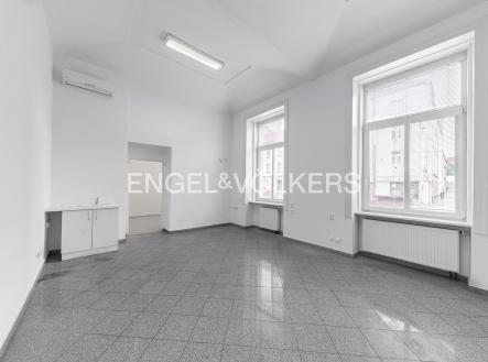 Pronájem komerčního objektu, jiný, 288 m²