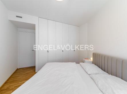 Pronájem bytu, 2+kk, 64 m²